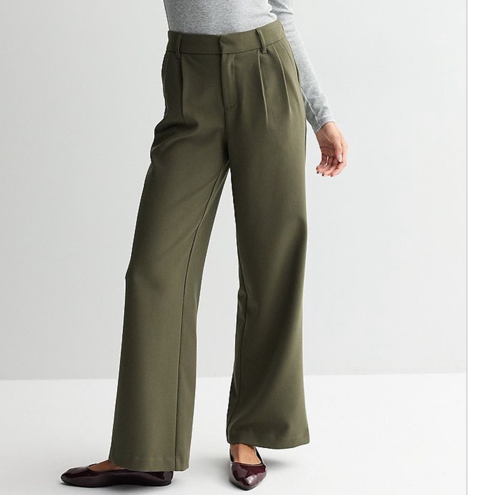 SO Juniors Olive Wide-Leg Trousers. NWT.